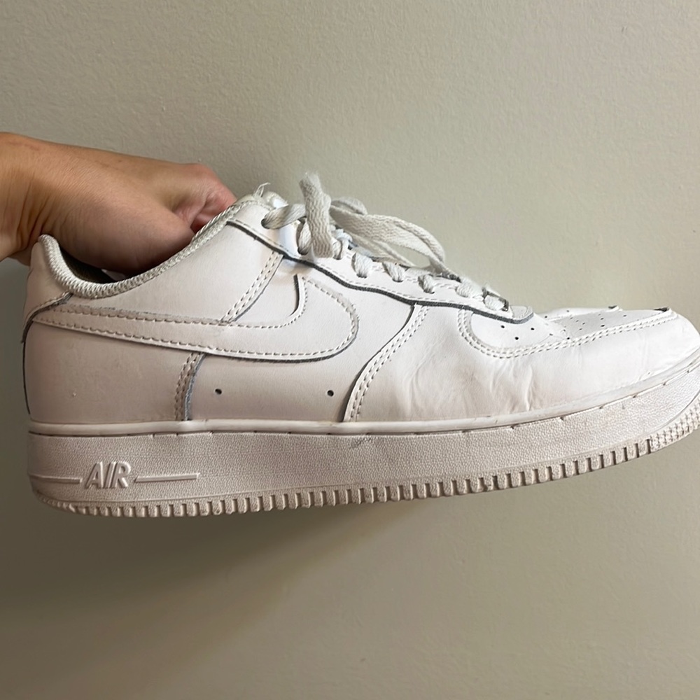 NIKE AIR FORCE ONES-Men’s 7, women 9